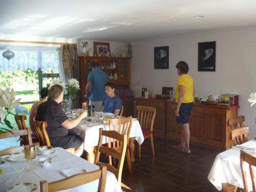 Whitianga Bed & Breakfast | Discover Comfort at Parkland Place B&B with Ocean View