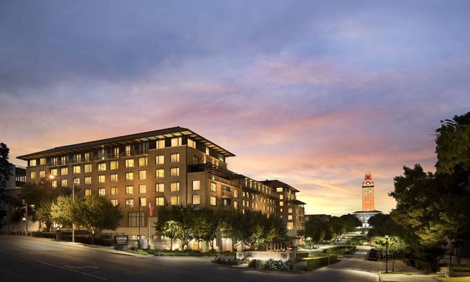 Austin Hotel | Discover AT&T Hotel & Conference Center at UT: 4-Star Retreat