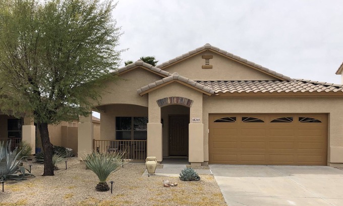 Entrada Del Oro House | AT THE BASE OF THE SUPERSTITION MOUNTAINS. 3-6 MONTH MINIMUM STAY