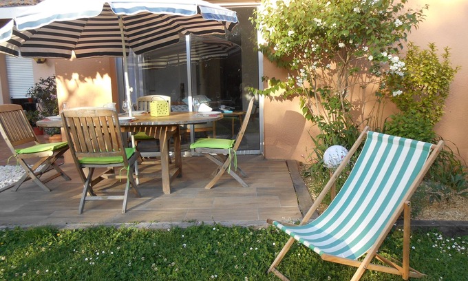 Villenave-d'Ornon House | Cozy Retreat: Garden Oasis Steps from the Streetcar