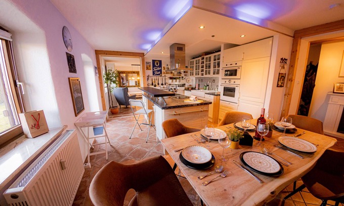 Aufham Apartment | Relaxing Retreat at the Alps with Spa and Home Cinema