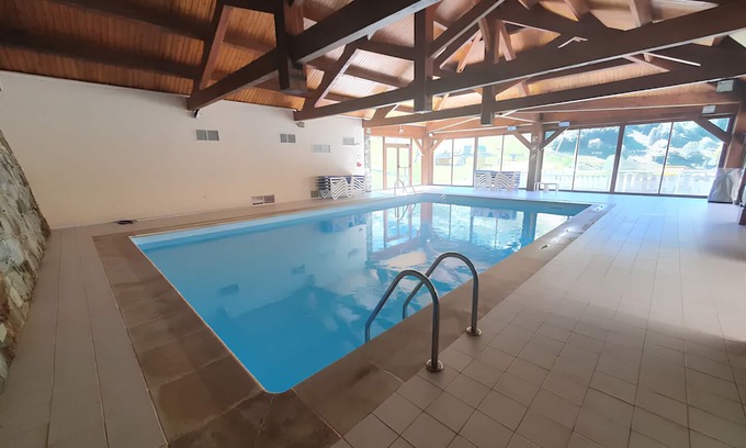 Guzet Neige Apartment | Experience Nature's Beauty in Guzet with Family-Friendly Amenities