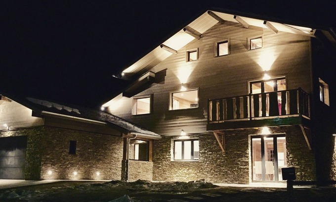 Les Angles Apartment | Cozy Slopeside Apartment for Families with Great Amenities