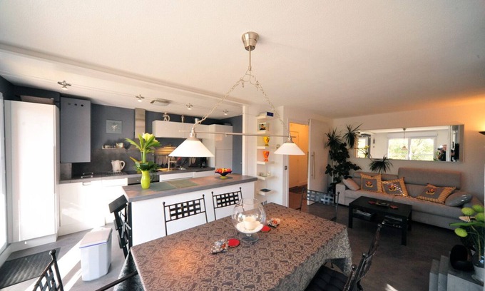Cran-Gevrier Apartment | Discover Magic Moments Apart: 4-Star Annecy Retreat