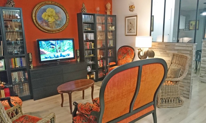 Langres Apartment | At the heart of the city, at the center of history, in an 18th-century residence