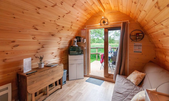 Vallon-sur-Gee Ski Chalet | Discover Comfort at Pré des Alizés with Family-Friendly Amenities