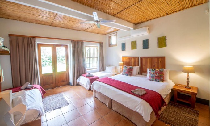 Storms River House | Relax and Unwind at the Woods Guest House with Ocean Views