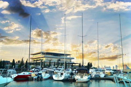 Bakırkoy Apartment | Elegant Ataköy Marina Park Hotel Residence with Ocean Views