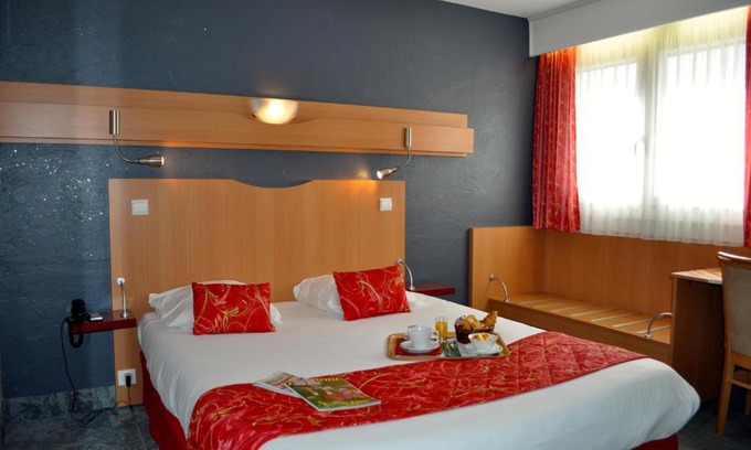 Annemasse Hotel | Atalante: Pet-Friendly Retreat with Breakfast Included
