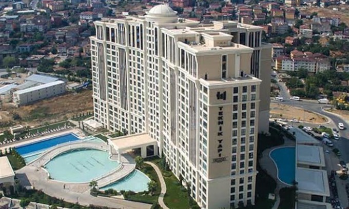 Atasehir Apartment | Elegant Ataşehir Residence with Pool and Family Amenities
