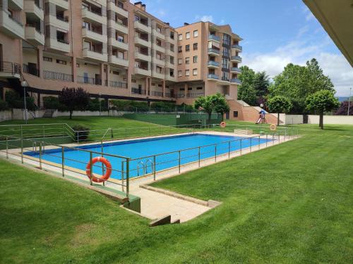 Haro Apartment | Discover Atauri: Family-Friendly Hotel with Pool Access