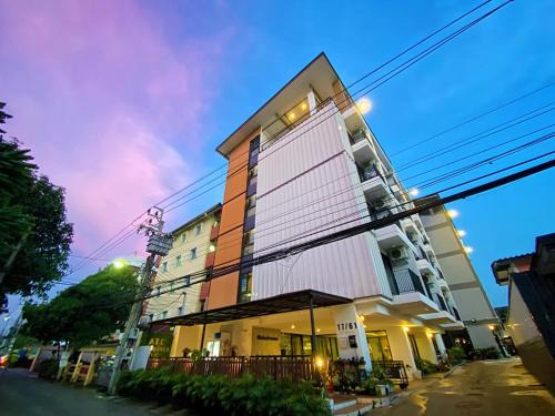 Chatuchak Apartment | Family-Friendly ATC Residence: 4-Star Comfort Awaits