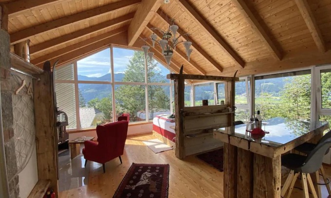 Trieben Villa | Scenic Atelier mit Bergblick: Pet & Child Friendly Stay