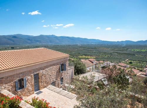 Molaoi House | Top-Rated Atelier: Ideal for Family Getaways