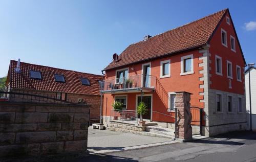 Untersteinbach Bed & Breakfast | Top-Rated Atelier Reinhart: Pet & Child Friendly Getaway