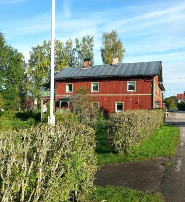 Sunnansjo Bed & Breakfast | Discover Ateljé Vävglädje Butik Bed & Breakfast Retreat