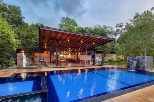 Kimbissa Resort | Experience Atha Resort: 5-Star Stay with Pool & Breakfast
