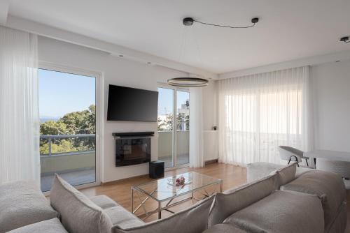 Varkiza Apartment | Elegant Athenian Riviera Sea View Penthouse with Breakfast