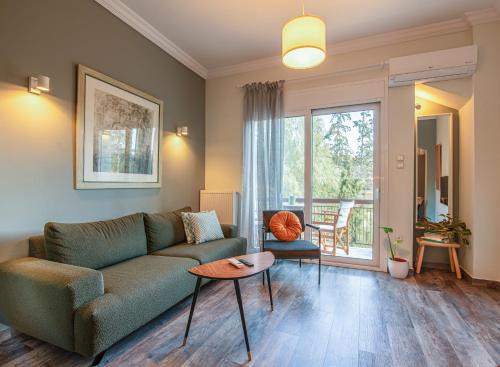 Petralona Apartment | Peaceful Athenian City Escape - Rated 9.6/10, Pet Friendly