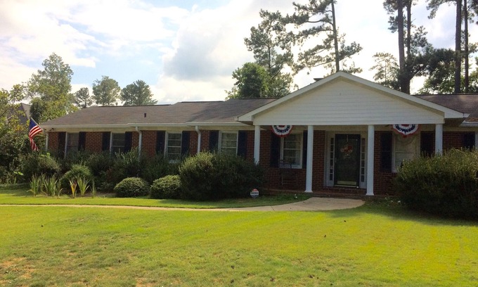 Athens House | Experience Athens Beechwood Hills: Ideal for Gameday Stays