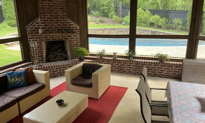 Athens House | Unforgettable Athens Gameday Retreat Near Top Attractions