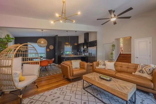 Athens House | Top-Rated Athens MCM Inn: Family-Friendly Stay Awaits