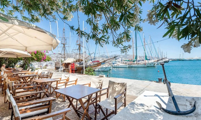 Alimos House | Athens Seaview Appartment based on the Athens Riviera, Athens best getaway to enjoy Sea & Culture