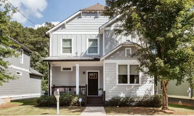 Athens House | Discover Athens: Pet-Friendly Retreat 1 Mile from Downtown