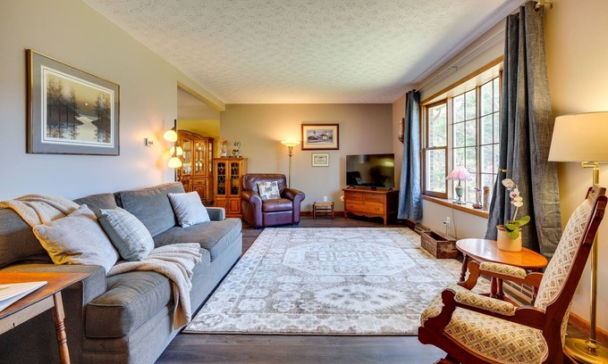 Athens House | Discover a Top-Rated Athens Vacation Rental Near Ohio U!