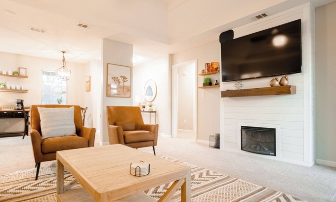 Byron House | Pet-Friendly 3BR Haven with Spa & Kitchen for Your Stay