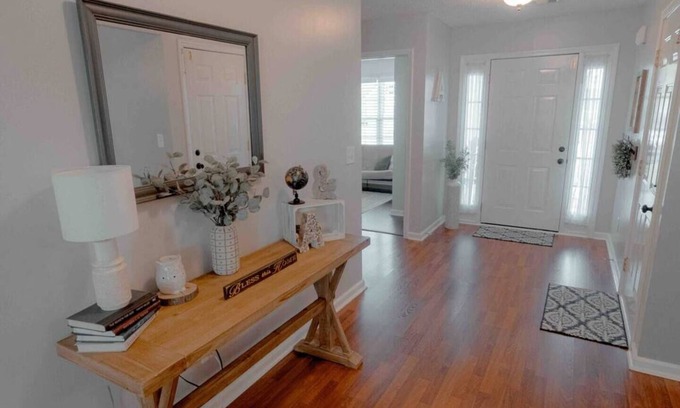 Houston County House | Pet-Friendly Suburban Retreat with Fenced Yard & Top Ratings