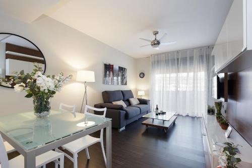 Genil Apartment | Discover Atico Be Suite Granada: 4-Star Oceanfront Retreat