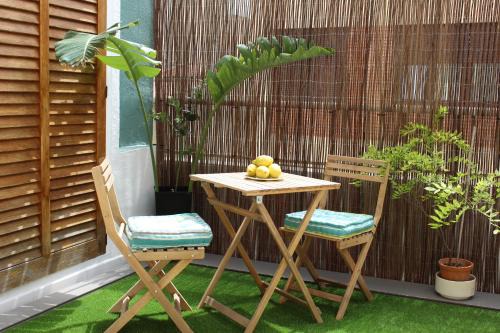 Castello de la Plana Apartment | Central Beachside Retreat with Family-Friendly Amenities