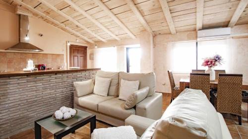Albentosa Apartment | Serene Atico with Views in Albentosa, Rated 9.5/10