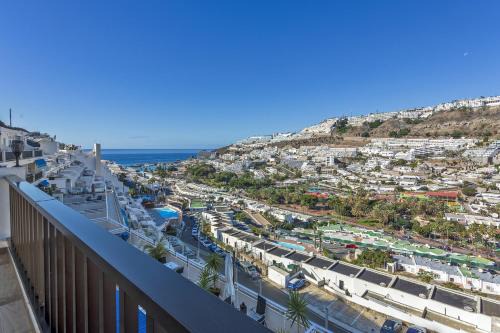 Arguineguin Apartment | Atico Puerto Feliz 1: Paradise with Oceanfront Pool Access