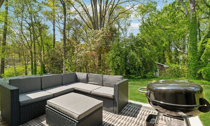 Marietta House | Family-Friendly Atlanta Retreat: BBQ & Close to Stadiums