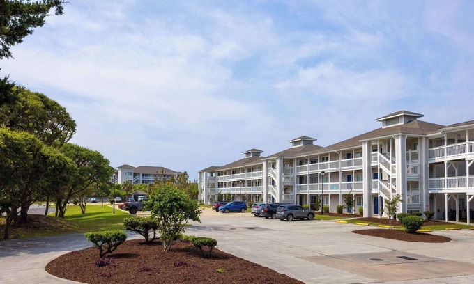 Atlantic Beach Apartment | Beachfront Retreat at Atlantic Beach Resort by Ramada