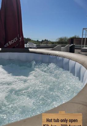 Mira Bed & Breakfast | Oceanfront Escape at Atlantic Spot Guest House - Rated 8.4