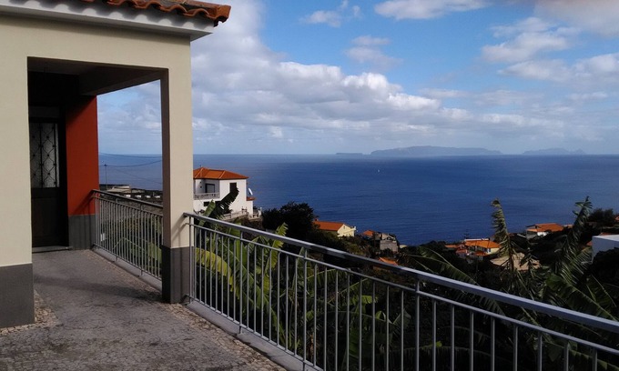 Gaula House | Seaside Escape with Free Bike and Car Rentals – Rated 9.8