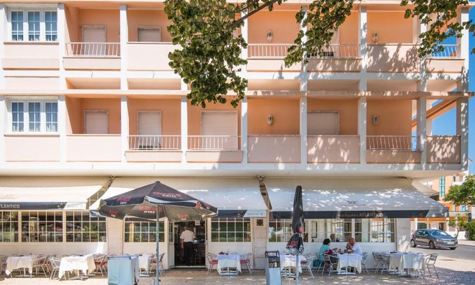 Carcavelos House | Cozy Atlantic Waves Accommodation Near Carcavelos Beach