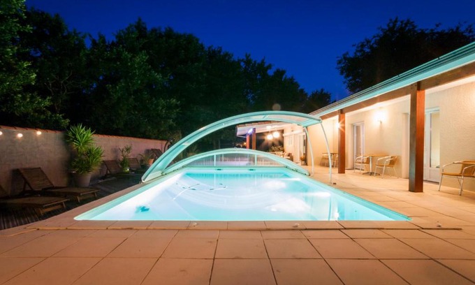 Hourtin Bed & Breakfast | Relaxing Atlanticvilla with Ocean Views and Pool Access