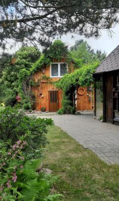 Bernati House | Pet-Friendly Atmatas with Ocean Front Views and Hot Tub