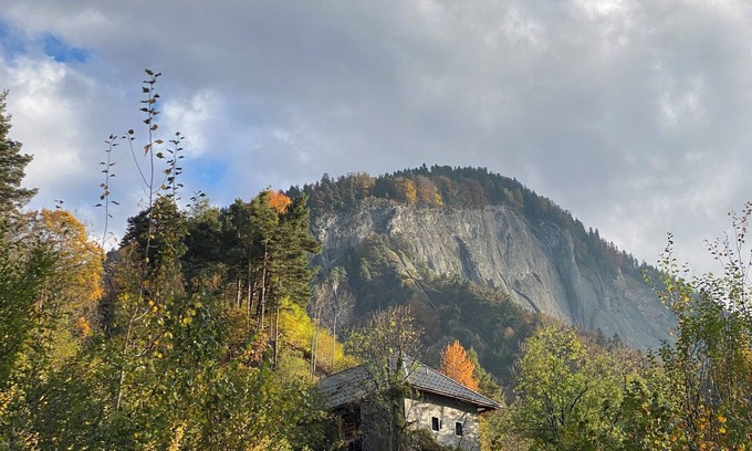 Saint-Jean-de-Maurienne House | Atmospheric gite, a place where nature, adventure and peace come together.