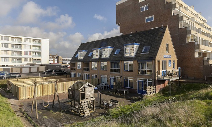 Egmond aan Zee Cottage | Atmospheric and luxurious holiday home with sea view on the dunes of Egmond aan Zee