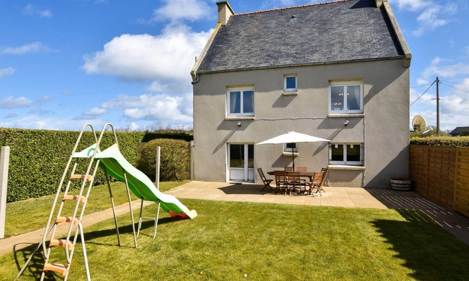 Ploudalmezeau House | Enchanting Breton House with Garden & Ocean View