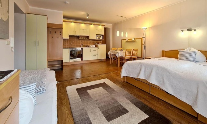 Sarvar Apartment | Oceanfront Atmoszféra Apartman with Exceptional 9.6 Rating
