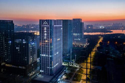 Dongxihu Qu Hotel | Discover Atour Hotel Wuhan Jinyin Lake with Breakfast Included
