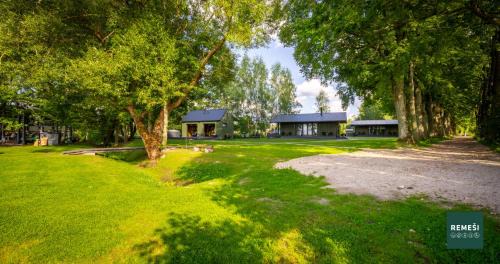 Pieriga House | Relaxing Retreat at Atpūtas vieta Remeši with Ocean Views