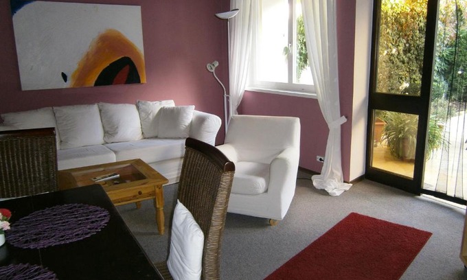 Rust Apartment | Family-Friendly Atriumhof with Kitchen Amenities