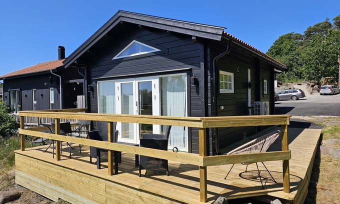 Varberg Municipality Cabin | Ocean View Retreat: Attefallshus Nära Havet Norra Näs